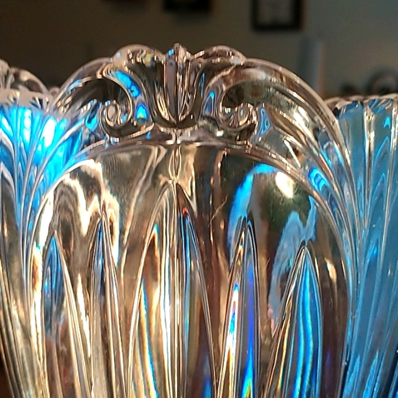 Large 9" in Heavy 24% Lead Chrystal Vase - Picture 3 of 4